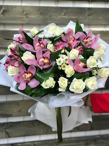 Букет цветов из: Розы и Хризантемы в Хатукайском