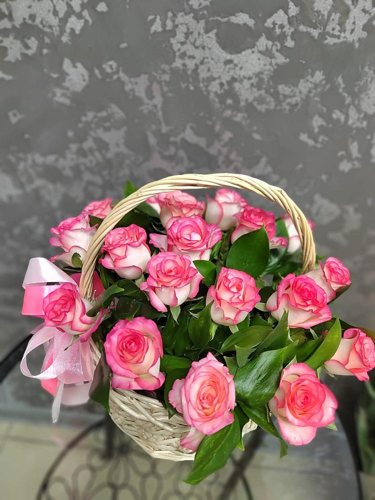 Цветочная композиция из Розы в корзине в Хатукайском