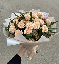 Букет Кремовые розы Латте в Хатукайском