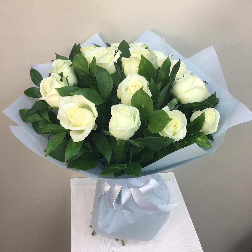 Букет 15 Белых роз Проуд в Хатукайском
