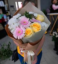 Букет цветов из:  Герберы, Розы и Хризантемы в Хатукайском