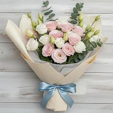 Букет цветов из:  Лизиантусы в Хатукайском