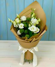 Букет цветов из:  Хризантемы и Лизиантусы в Хатукайском