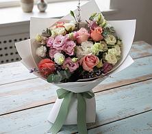 Букет цветов из:  Розы, Лизиантусы и Гвоздики в Хатукайском