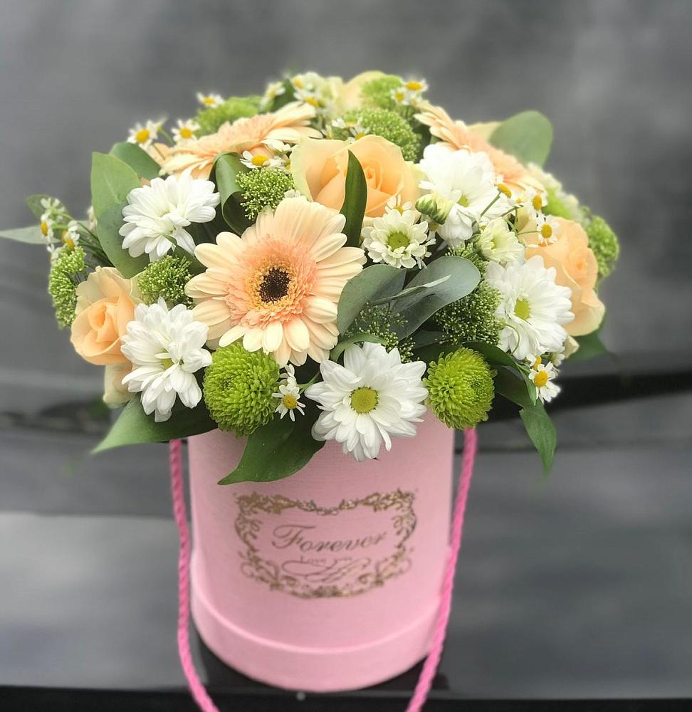 Цветочная композиция из Розы, Герберы и Хризантемы в шляпной коробке в Хатукайском