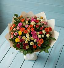 Букет Микс из разноцветных кустовых роз в Хатукайском